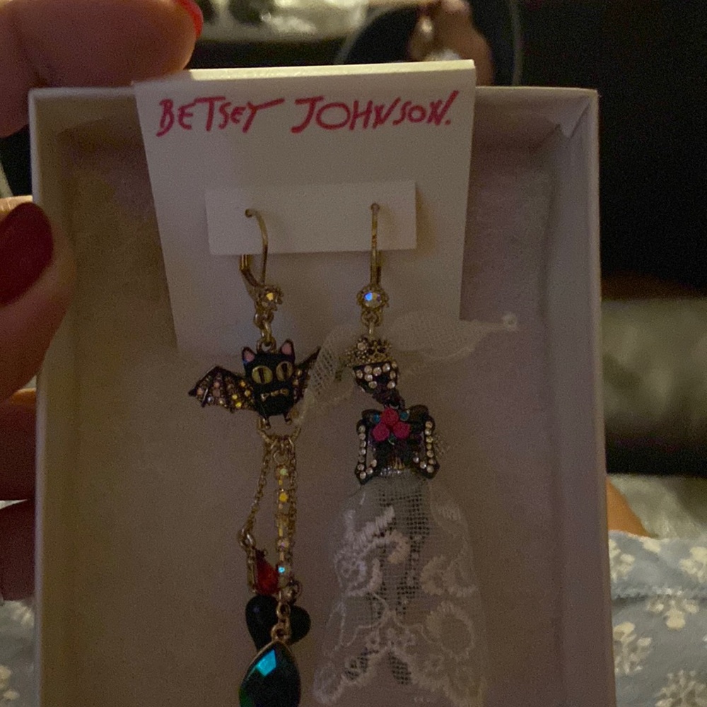 Betsy Johnson earrings - Picture 1 of 1